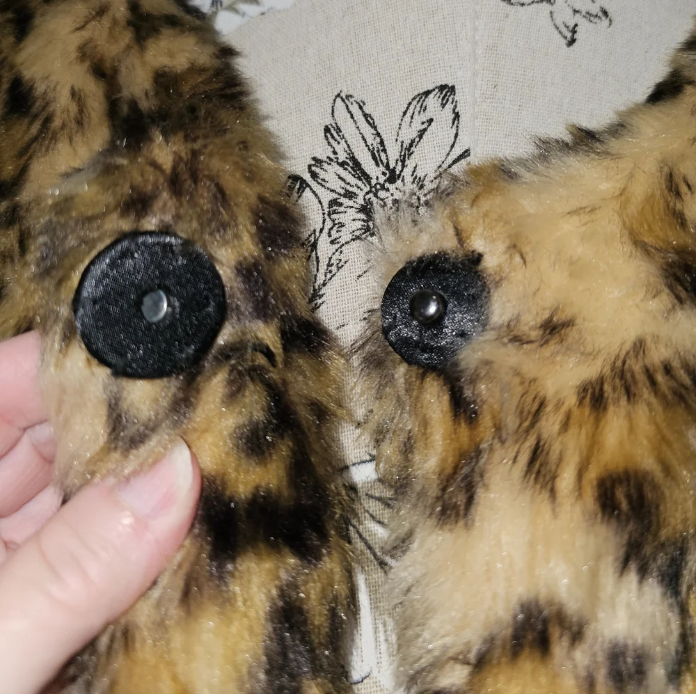 Fever, Women' Size Large, Leophard Print Faux Fur Coat - Picture 5 of 12